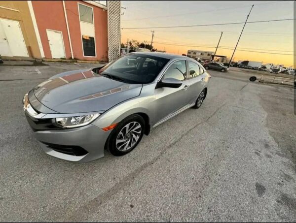 2018 Honda Civic EX - Image 3