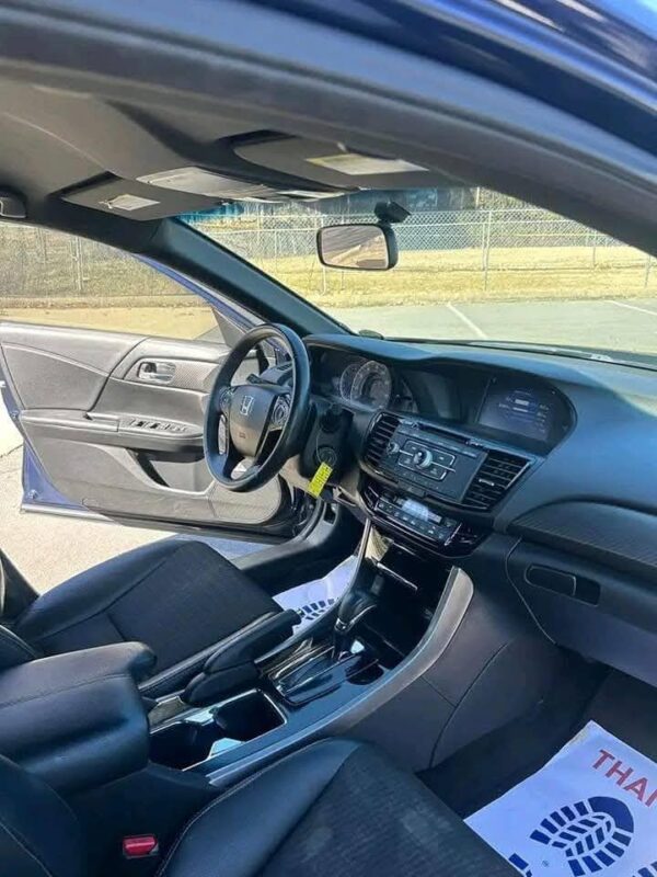 2017 Honda Accord Sport - Image 10